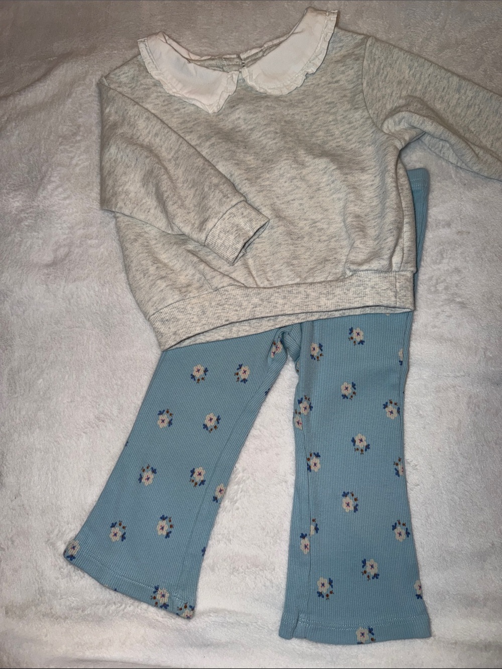 Carter's Blue Floral Ribbed Flare Leggings and gray sweatshirt